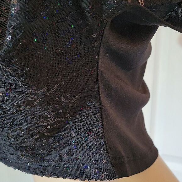 BRAND NEW BLACK SPARLY dELiA*s CROP TOP - Picture 14 of 15